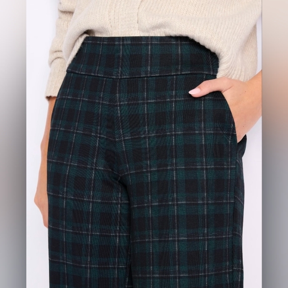 Liverpool Mabel Plaid Ankle Pants in Black and Green - Picture 4 of 4